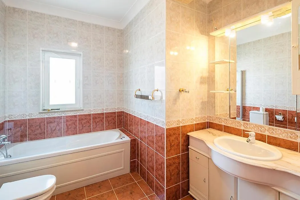 Villa Ocean Blue Ocean Views Walk To Beach Pool Ferragudo  Ferragudo (Faro)